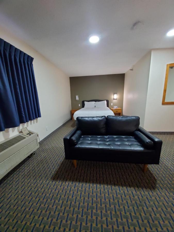 Hibbing Inn And Suites Екстер'єр фото