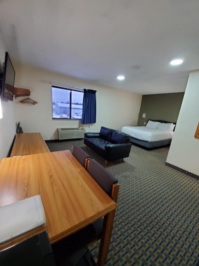 Hibbing Inn And Suites Екстер'єр фото