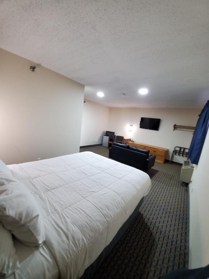 Hibbing Inn And Suites Екстер'єр фото